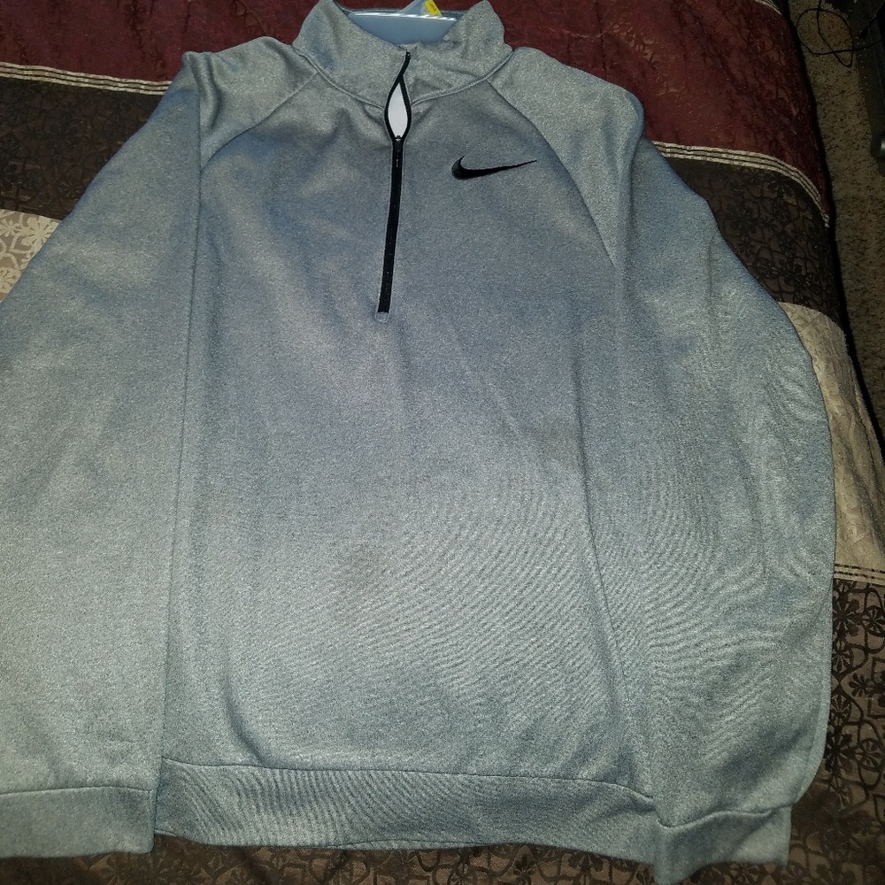 Women's Nike sweatshirt